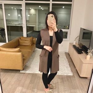 Aritzia Wilfred Durandel Vest in taupe brown